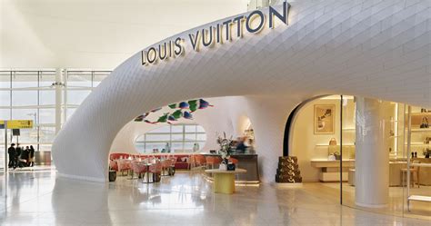 Louis Vuitton to Open New Store, Le Café by Chef Cyril Lignac at .